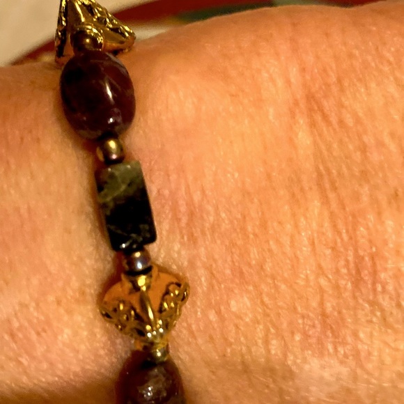 Vintage Natural polished Amethyst bracelet with Vermeil hardware and charms. EUC - Picture 5 of 15